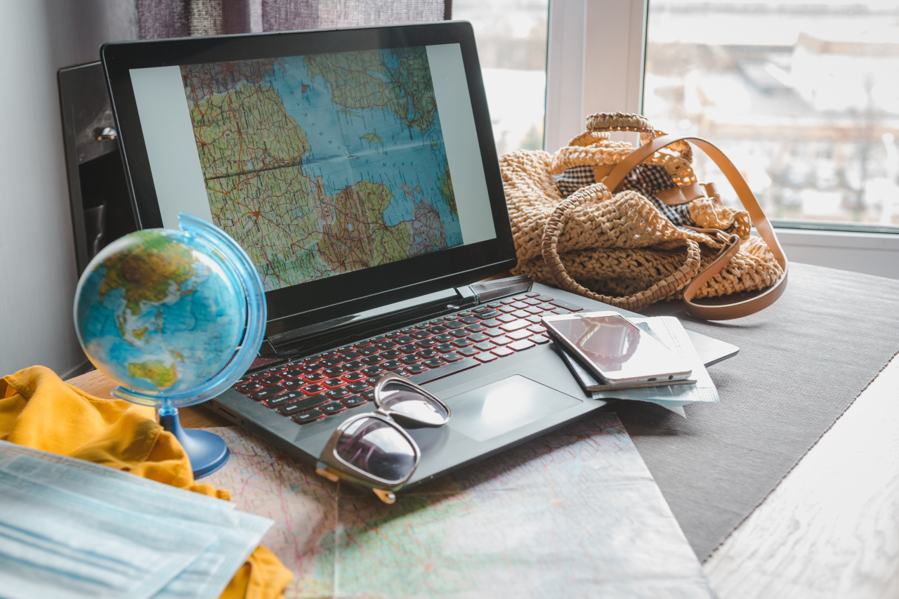 Jak łączyć pracę z podróżowaniem – rady dla cyfrowych nomadów